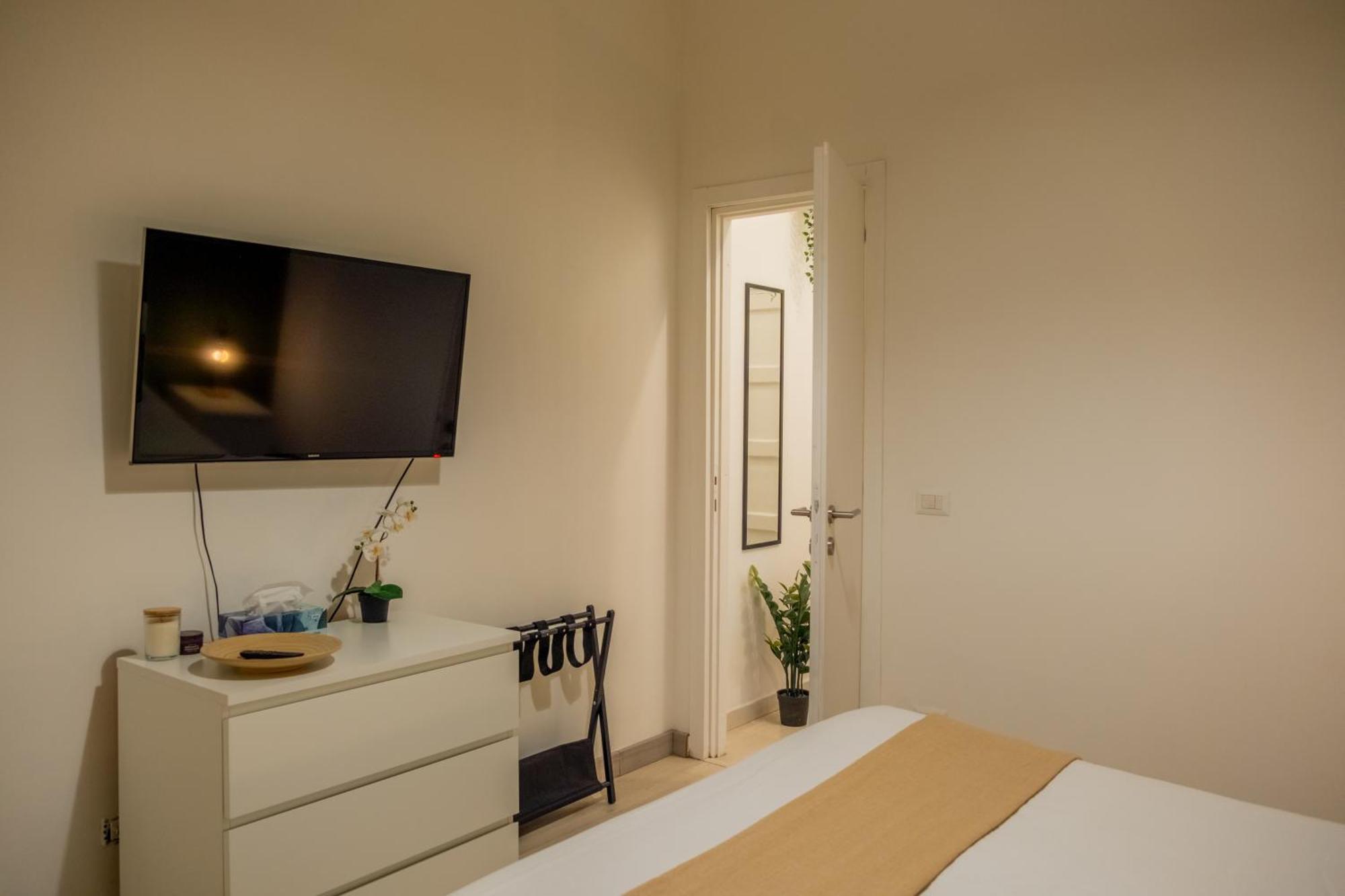Trastevere House-Suite Elegante Nel Centro Storico — Photos 1